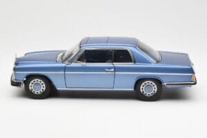 Mercedes 280C/8 W114 Coupe Kék Metallic AUTOart 1:18 76187 Fém – 4. kép a 8-ből