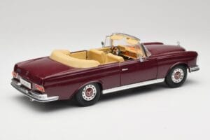 Mercedes 280SE W108 Bordeaux Piros Maisto 1:18 31811 Fém – 3. kép a 8-ből