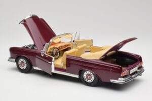 Mercedes 280SE W108 Bordeaux Piros Maisto 1:18 31811 Fém – 5. kép a 8-ből