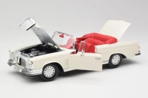 Mercedes 280SE W108 Ivory Fehér Maisto 1:18 50223 Fém – 2. kép a 8-ből