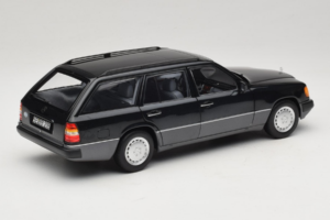 Mercedes 300 D W124 Kombi Fekete Norev 1:18 183960 Fém – 3. kép a 8-ből