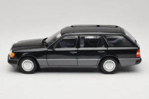 Mercedes 300 D W124 Kombi Fekete Norev 1:18 183960 Fém – 4. kép a 8-ből