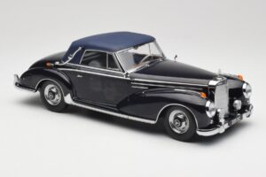 Mercedes 300 SC W188 Kabrió Softtop Sötétkék KK-Scale 1:18 KKDC180944 Fém – 4. kép a 6-ből