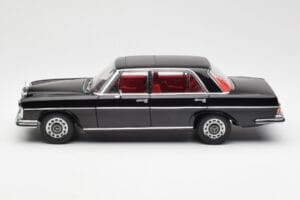 Mercedes 300 SEL 6.3 W109 Fekete AUTOart 1:18 76140 Fém – 4. kép a 8-ből