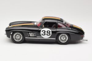 Mercedes 300 SL #38 1954 Bburago 1:18 3015-M1 Fém – 4. kép a 8-ből