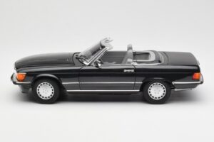 Mercedes 300 SL R107 Fekete Pearl Dealer Kiadás Norev 1:18 B66040678 Fém – 6. kép a 10-ből