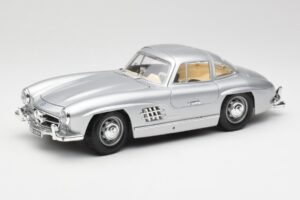 Mercedes 300 SL Ezüst Bburago 1:18 3013 Fém