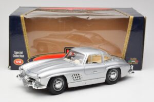 Mercedes 300 SL Ezüst Bburago 1:18 3013 Fém – 8. kép a 8-ből
