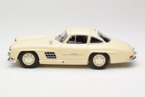 Mercedes 300 SL W198 Krémszínű Minichamps 1:18 110037212 Fém – 4. kép a 8-ből