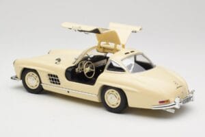Mercedes 300 SL W198 Krémszínű Minichamps 1:18 110037212 Fém – 5. kép a 8-ből