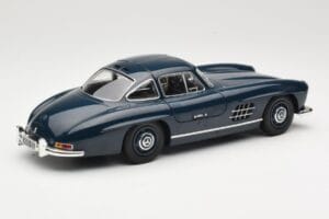 Mercedes 300 SL W198 Gullwing Sötétkék Minichamps 1:18 110037216 Fém – 3. kép a 8-ből