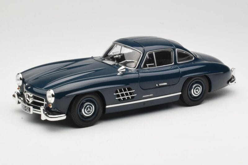 Mercedes 300 SL W198 Gullwing Sötétkék Minichamps 1:18 110037216 Fém