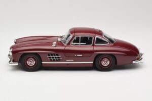 Mercedes 300 SL W198 Gullwing Sötétvörös Minichamps 1:18 110037218 Fém – 4. kép a 8-ből