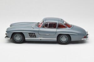 Mercedes 300 SL W198 Graphite Szürke Minichamps 1:18 180039005 Fém – 4. kép a 8-ből