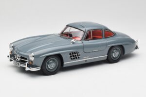 Mercedes 300 SL W198 Graphite Szürke Minichamps 1:18 180039005 Fém