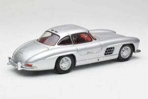 Mercedes 300 SL W198 Gullwing Ezüst Minichamps 1:18 180039000 Fém – 3. kép a 8-ből