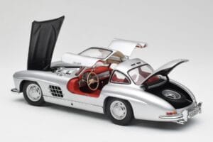 Mercedes 300 SL W198 Gullwing Ezüst Minichamps 1:18 180039000 Fém – 5. kép a 8-ből