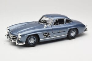 Mercedes 300 SL W198 Gullwing Light Blue Metallic Minichamps 1:18 110037220 Fém