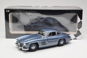 Mercedes 300 SL W198 Gullwing Light Blue Metallic Minichamps 1:18 110037220 Fém – 8. kép a 8-ből