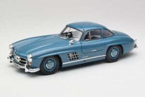 Mercedes 300 SL W198 Világoskék Minichamps 1:18 180039007 Fém