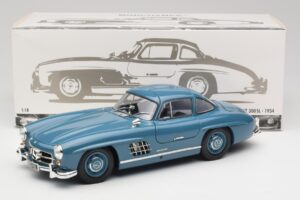 Mercedes 300 SL W198 Világoskék Minichamps 1:18 180039007 Fém – 8. kép a 8-ből