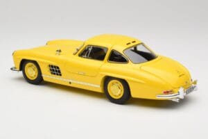 Mercedes 300 SL W198 Világossárga Minichamps 1:18 180039009 Fém – 7. kép a 8-ből