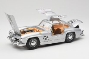 Mercedes 300 SL W198 #295 1954 Bburago 1:18 32813 Fém – 2. kép a 8-ből