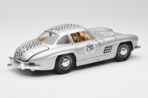 Mercedes 300 SL W198 #295 1954 Bburago 1:18 32813 Fém – 3. kép a 8-ből