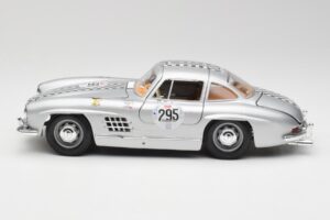 Mercedes 300 SL W198 #295 1954 Bburago 1:18 32813 Fém – 4. kép a 8-ből