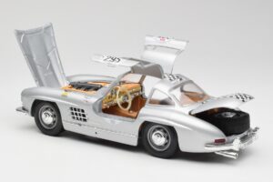 Mercedes 300 SL W198 #295 1954 Bburago 1:18 32813 Fém – 5. kép a 8-ből
