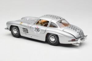 Mercedes 300 SL W198 #295 1954 Bburago 1:18 32813 Fém – 7. kép a 8-ből