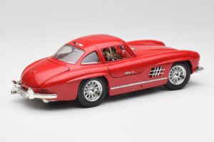 Mercedes 300 SL W198 Red Metallic Bburago 1:18 3013-M1 Fém – 3. kép a 8-ből