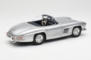 Mercedes 300 SL W198 Roadster Silver Metallic Minichamps 1:18 180039030 Fém – 3. kép a 8-ből