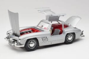 Mercedes 300 SL W198 Gullwing Silver Szürke Bburago 1:18 3513 Fém – 2. kép a 8-ből