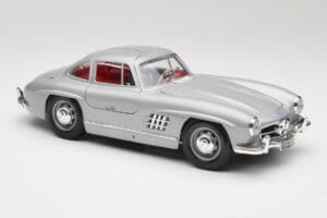 Mercedes 300 SL W198 Gullwing Silver Szürke Bburago 1:18 3513 Fém – 6. kép a 8-ből