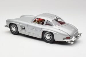 Mercedes 300 SL W198 Gullwing Silver Szürke Bburago 1:18 3513 Fém – 7. kép a 8-ből