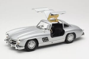 Mercedes 300 SL W198 Gullwing Ezüst Minichamps 1:18 110037210 Fém – 2. kép a 8-ből