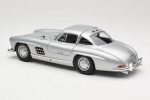 Mercedes 300 SL W198 Gullwing Ezüst Minichamps 1:18 110037210 Fém – 7. kép a 8-ből