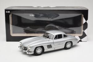 Mercedes 300 SL W198 Gullwing Ezüst Minichamps 1:18 110037210 Fém – 8. kép a 8-ből