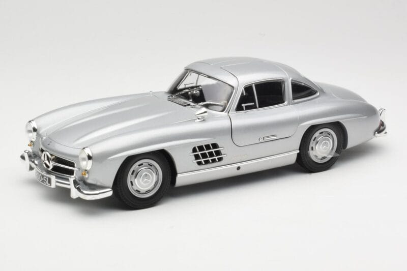 Mercedes 300 SL W198 Gullwing Ezüst Minichamps 1:18 110037210 Fém