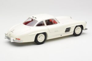 Mercedes 300 SL W198 Fehér Minichamps 1:18 180039006 Fém – 3. kép a 8-ből