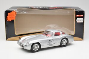 Mercedes 300 SLR Uhlenhaut Coupe Ezüst Maisto 1:18 536898 Fém – 8. kép a 8-ből