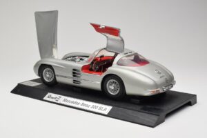 Mercedes 300 SLR Ezüst Revell 1:12 08851 Fém – 5. kép a 8-ből