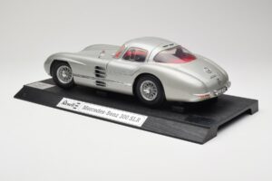 Mercedes 300 SLR Ezüst Revell 1:12 08851 Fém – 7. kép a 8-ből