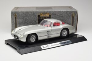 Mercedes 300 SLR Ezüst Revell 1:12 08851 Fém – 8. kép a 8-ből
