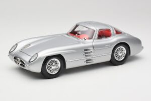 Mercedes 300 SLR Uhlenhaut Coupe Ezüst Maisto 1:18 36898 Fém