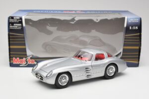 Mercedes 300 SLR Uhlenhaut Coupe Ezüst Maisto 1:18 36898 Fém – 8. kép a 8-ből