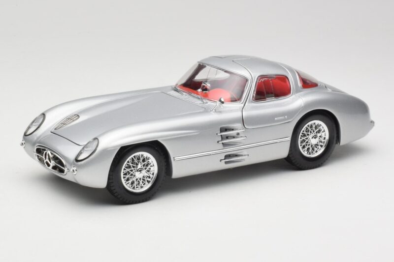Mercedes 300 SLR Uhlenhaut Coupe Ezüst Maisto 1:18 36898 Fém