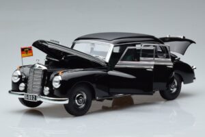 Mercedes 300 W186 Konrad Adenauer Norev 1:18 183707 Fém – 2. kép a 9-ből