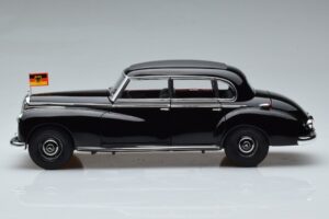 Mercedes 300 W186 Konrad Adenauer Norev 1:18 183707 Fém – 5. kép a 9-ből
